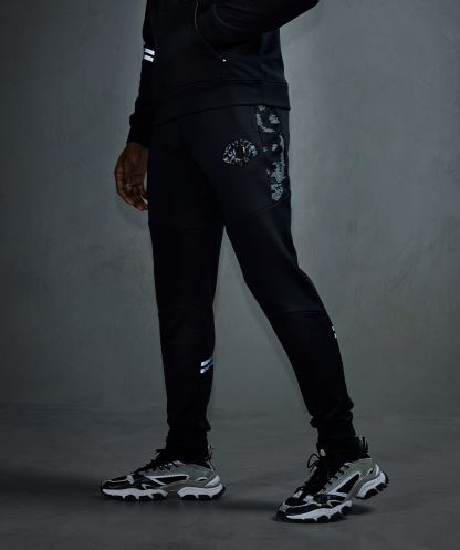 Simsiyah Silvatino Koşucu Alessandro Zavetti